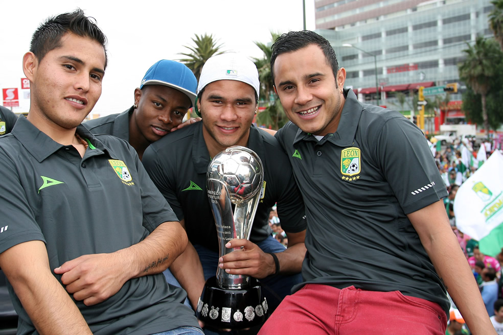 ¡Aquella media daba miedo! Burbano, Gullit y Chapito eran parte medular. (Foto: Mexsport)