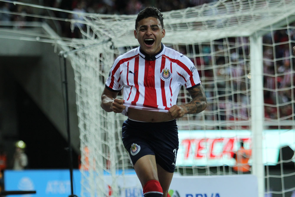Alexis Vega: El delantero de las Chivas apenas empezó a ser considerado en el Tri en este año por lo que apenas suma 12 minutos y una asistencia.