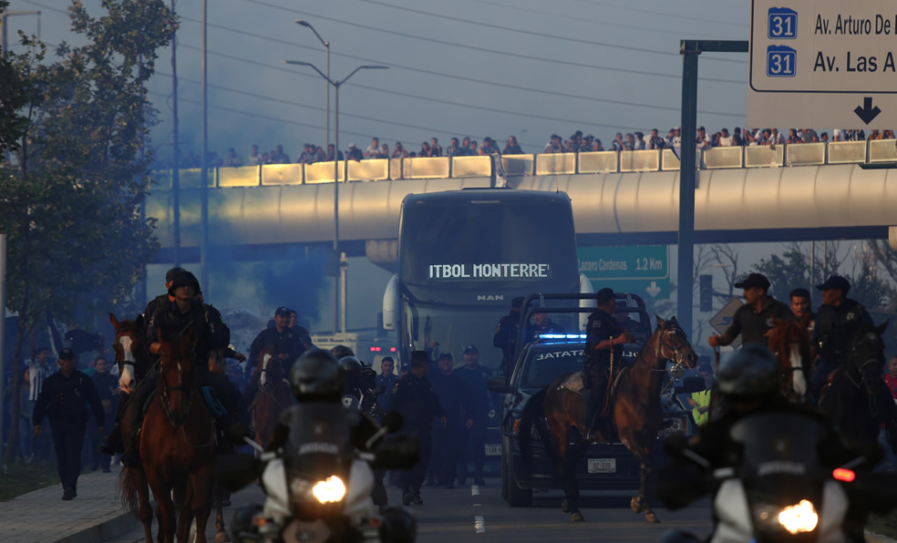 Rayados llegó al BBVA escoltado por un fuerte dispositivo de seguridad. (Foto: Imago7)