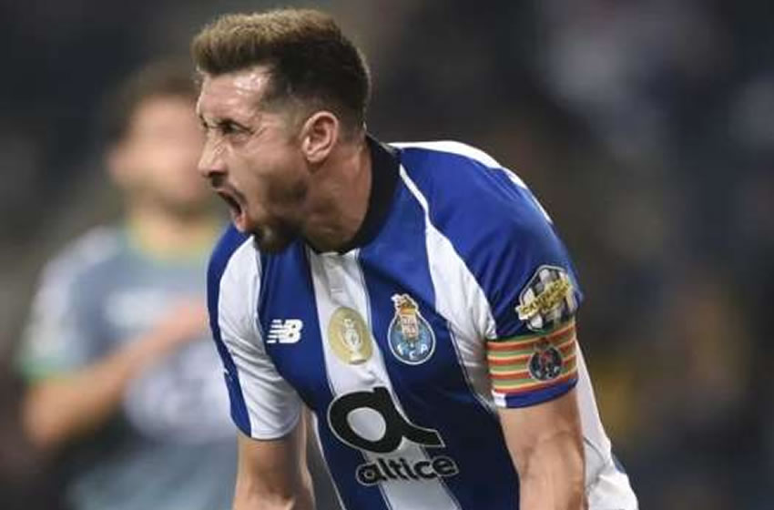 Héctor Herrera anotó un golazo de tijera en su despedida del Porto. Foto: AFP