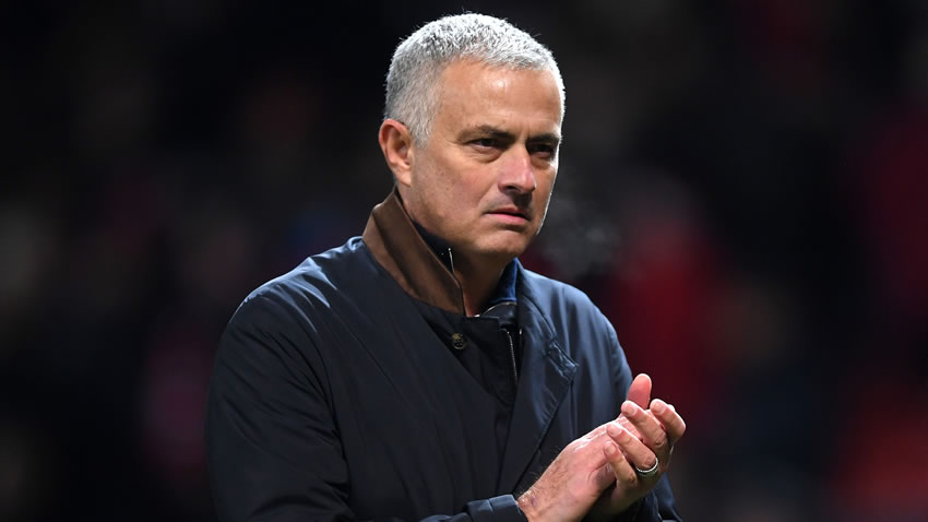 José Mourinho dejó al Manchester United en una muy mala temporada y en diciembre decidieron darle las gracias.
