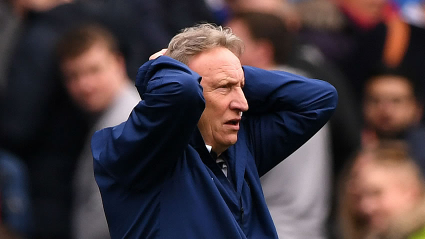 Tras el Boxing Day en Inglaterra, el DT Neil Warnock fue el primer cesado de la Premier League con el equipo Crystal Palace.