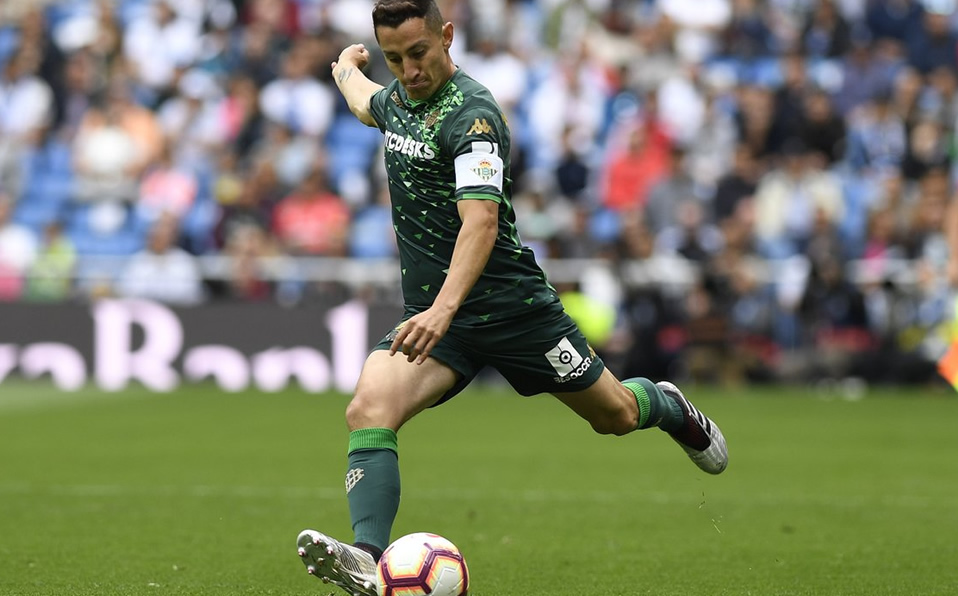 Andrés Guardado disputó los 90 minutos en la victoria sobre el Real Madrid. (Foto: @RealBetis)