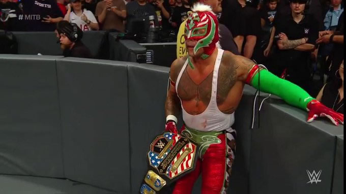 Rey Mysterio conquistó un nuevo cetro en WWE. (Foto: WWE)