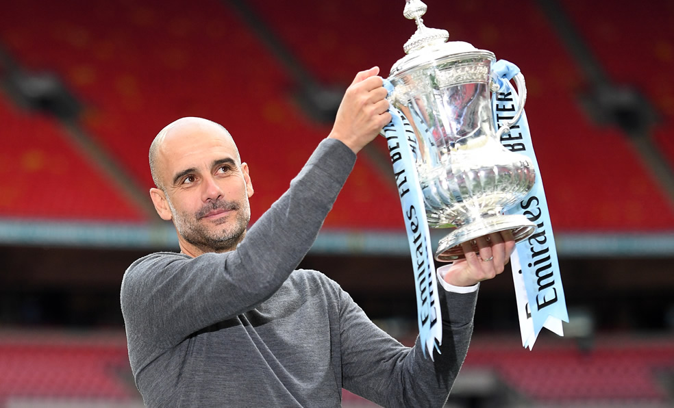 Guardiola ganó Premier League, FA Cup, Copa de la Liga y Community Shield. (Foto: AFP)