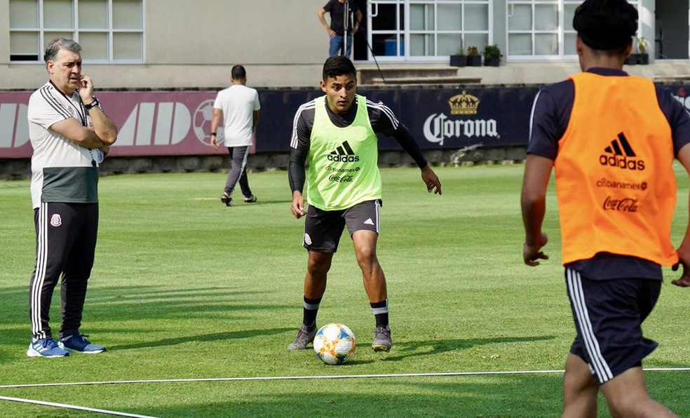 México entrena de cara a los amistosos de la próxima fecha FIFA.