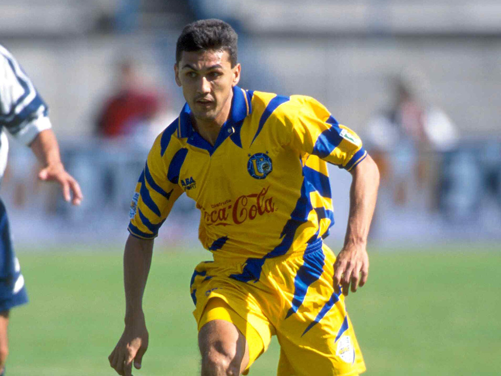 Omar Arellano probó suerte en León y Tigres donde estuvo desde 1995 hasta e 1998.