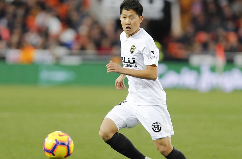 Kangin Lee, Corea del Sur. Fichado por el Valencia a los 11 años de edad en donde fue creciendo hasta debutar en el primer equipo.