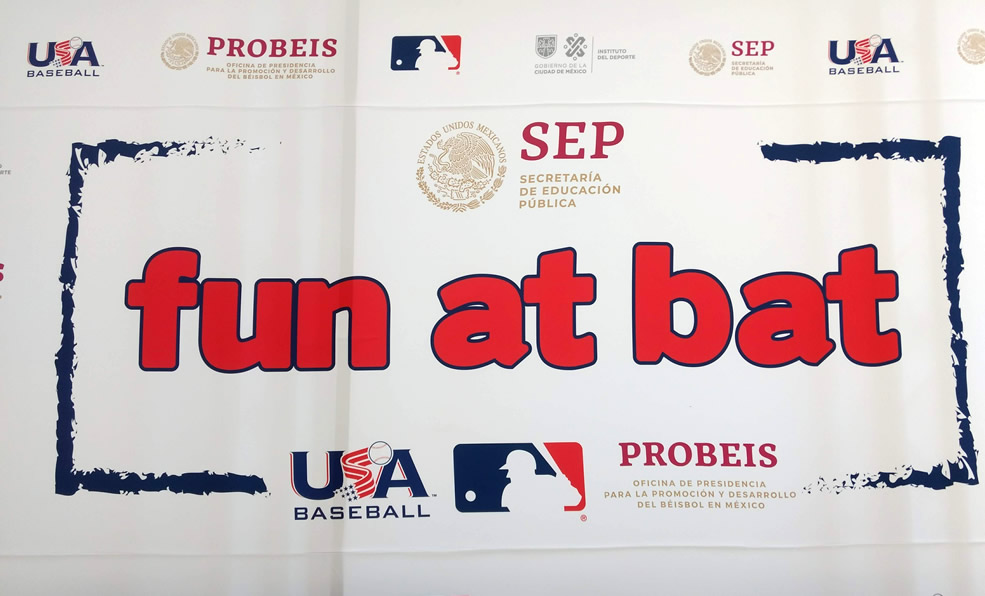 MLB donó los primeros 200 kits que se usarán en la Ciudad de México. (Foto: Irving Furlong)