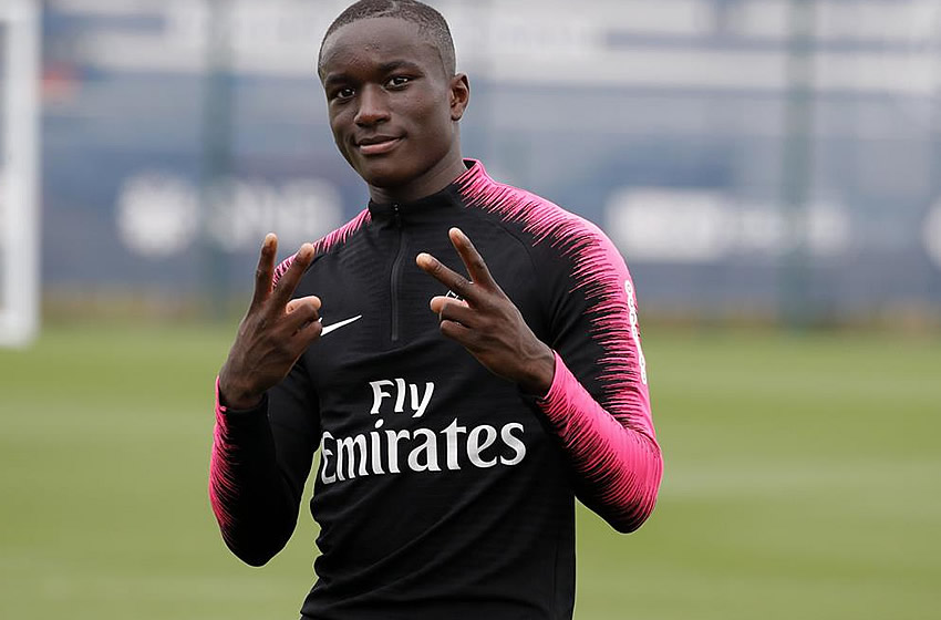 Moussa Diaby, Francia. Esta temporada jugó 25 partidos con el primer equipo del PSG, 10 como titular y marcó dos goles.