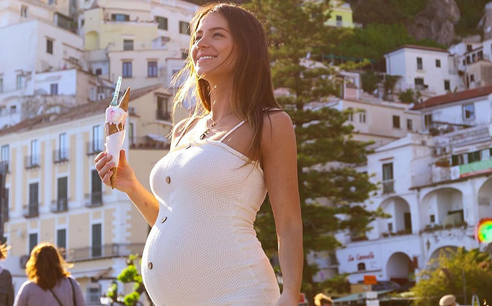 Sarah tomando unos días de descanso en Italia junto al Chicharito. (Instagram)