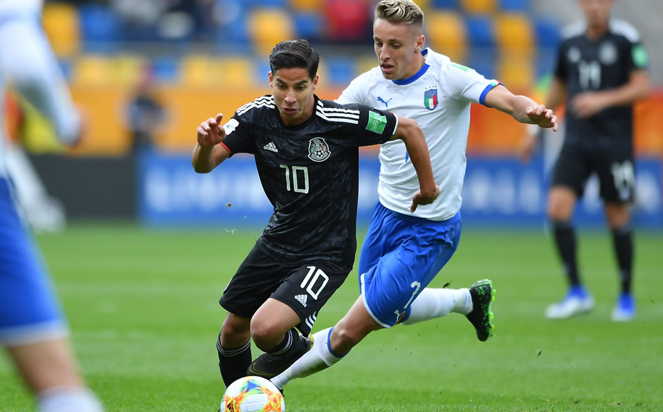 Lainez lamentó que el equipo no alcanzara a rescatar el empate ante Italia. (Foto: Mexsport)