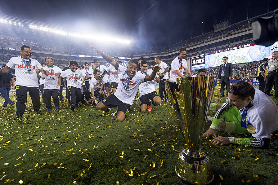 Con una polémica actuación en el certamen, el Tri logró llegar a la final, en donde superó 3-1 a Jamaica. (Foto: Mexsport)