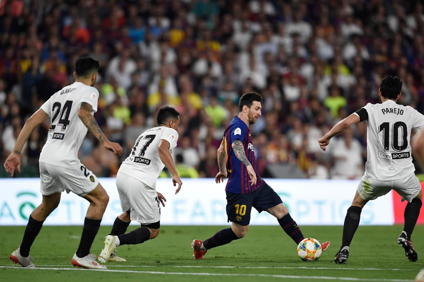 Valencia rompió las quinielas y se adjudicó la Copa del Rey al vencer al Barcelona.