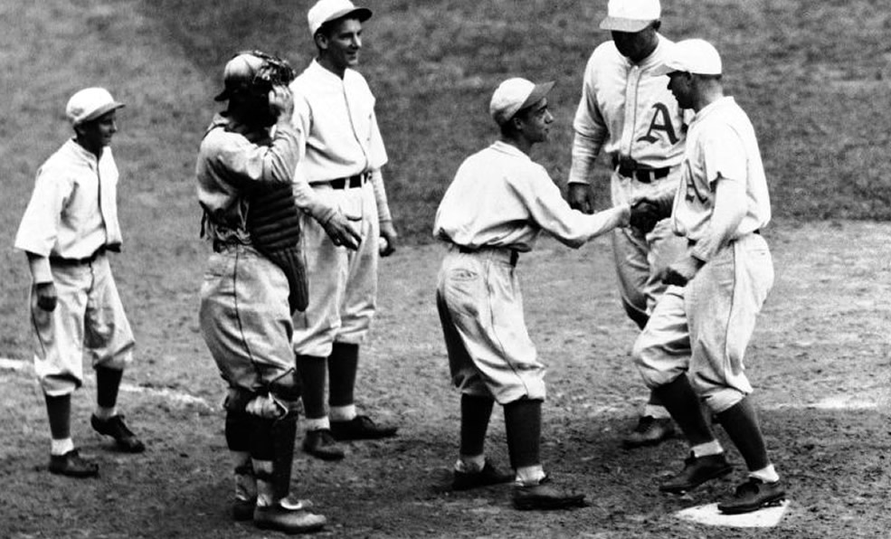 Los Athletics de Filadelfia también lucharon por llevar a cabo jornadas dominicales.