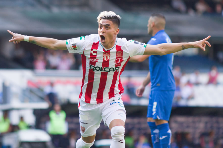 Brian Fernández: Fue el segundo máximo goleador de la campaña, con 12 tantos.