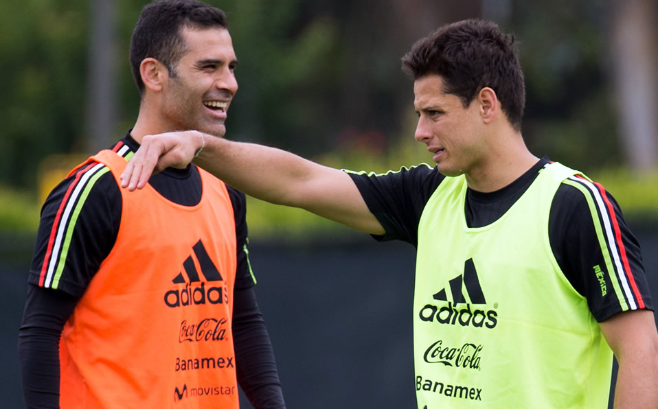 Rafael Márquez y Chicharito (Mexsport)