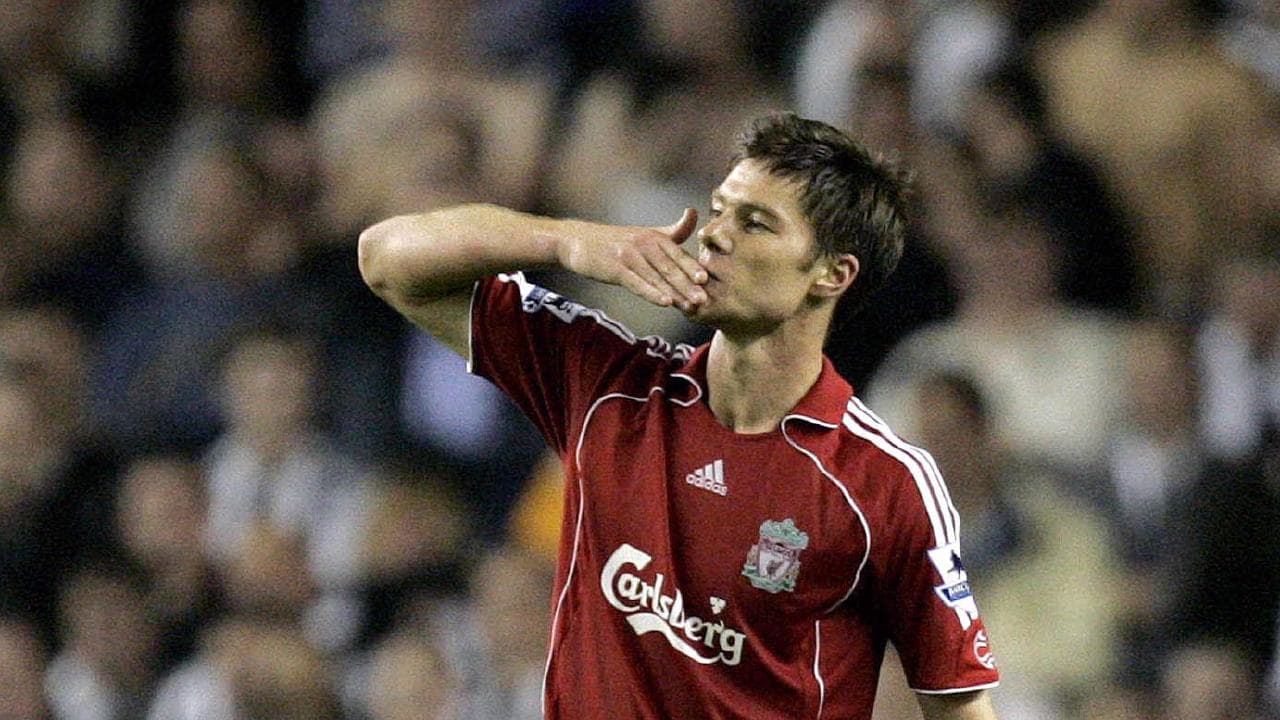 Las leyendas que hicieron grande al Liverpool FC, Xabi Alonso. (Foto: Especial)