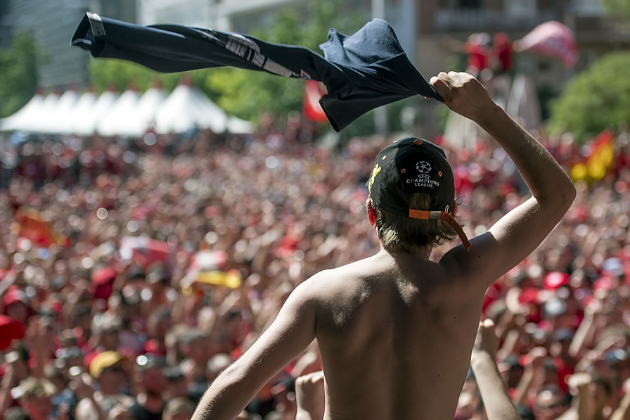 Aficionados del Liverpool y Tottenham tomaron Madrid. (Foto: AFP)