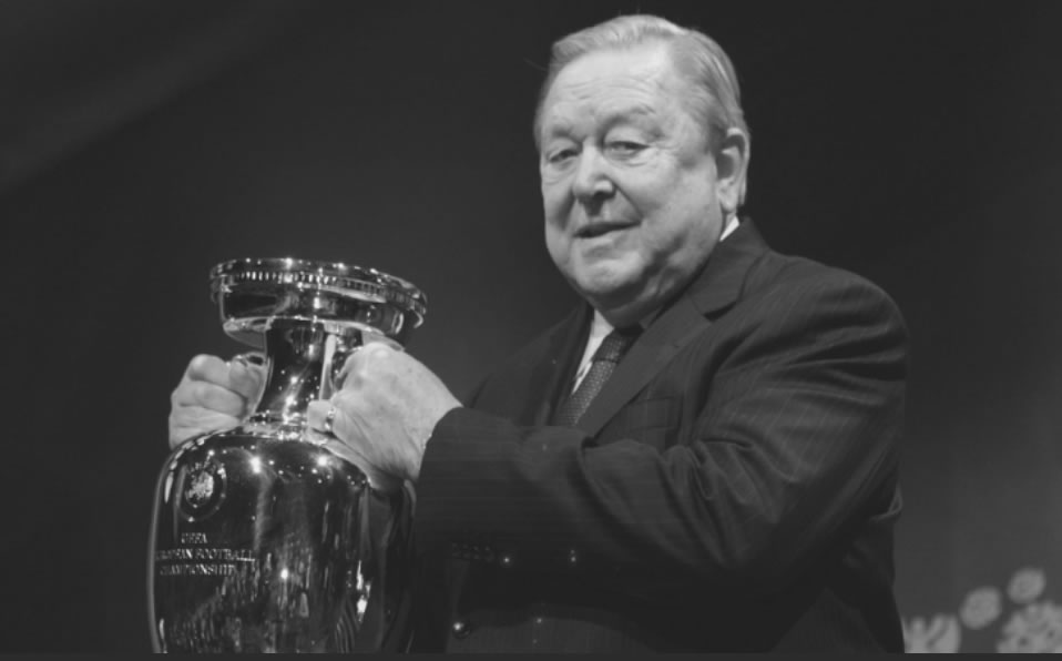 El creador de la Champions League y expresidente de la UEFA, Lennart Johansson, murió con 89 años.