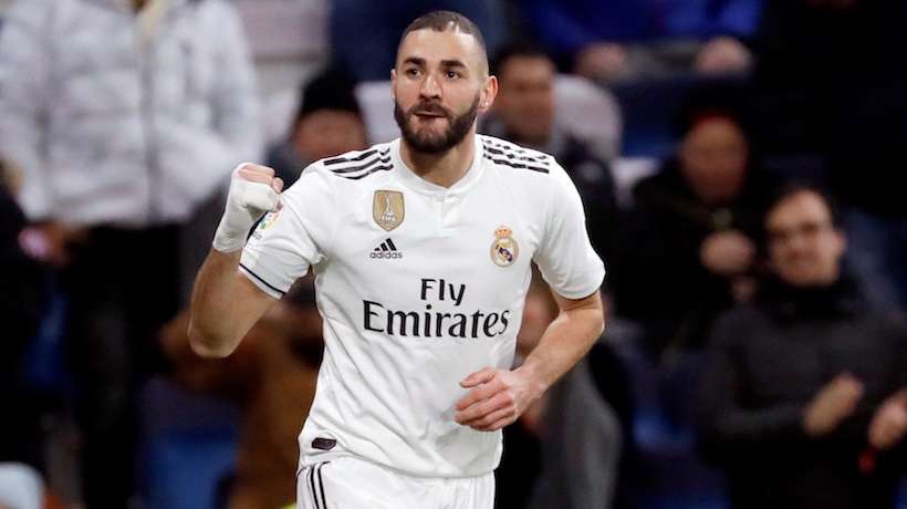 Muchas veces criticado y otras idolatrado, Karim Benzema le costó 39.2 mdd al club blanco en 2009.