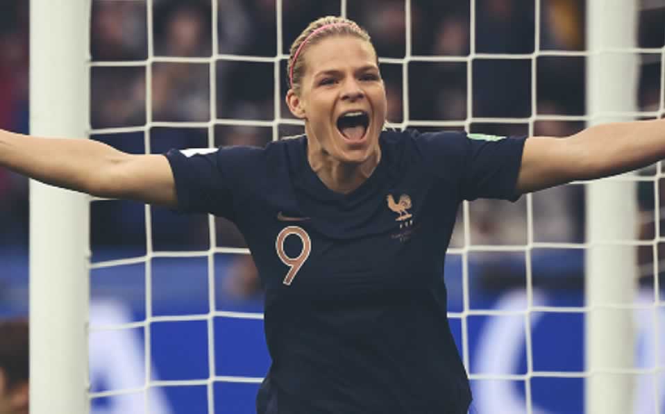 La celebración de Eugenie Le Sommer se queda en cada. (FIFA)
