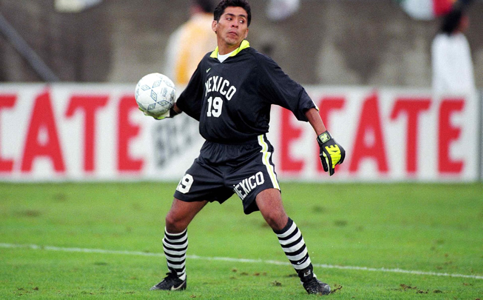 Jorge Campos brilló con la Selección Mexicana en los partidos de Copa Oro de la Concacaf. (Foto: Mexsport)