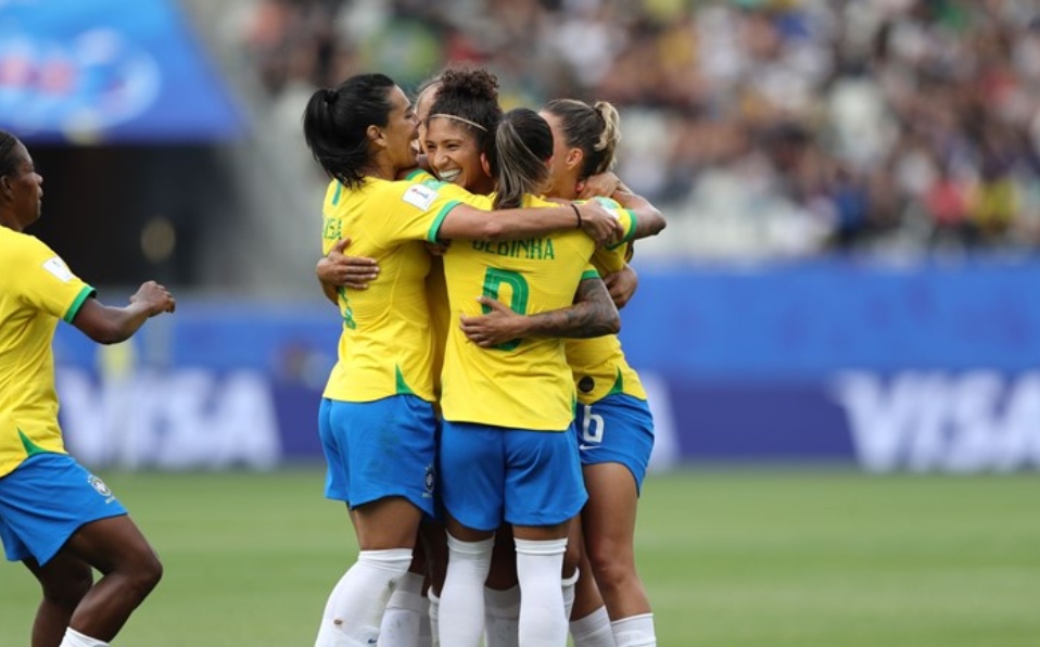 La Canarinha derrotó a la selección jamaiquina con un hat trick de Cristiane.