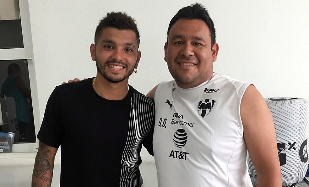 Tecatito saludó a la gente de Rayados. (Foto: oswaldojoom)