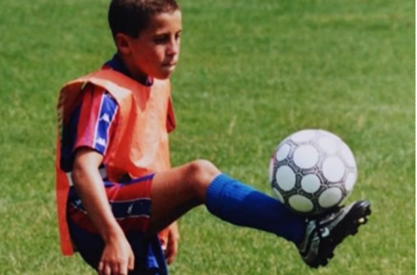 Hazard, de niño, vistiendo los colores del Barcelona.