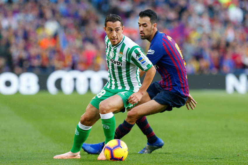 ANDRÉS GUARDADO (REAL BETIS | MÉXICO) El mediocampista es candidato para levantar el título. Con el Betis  tuvo buena campaña