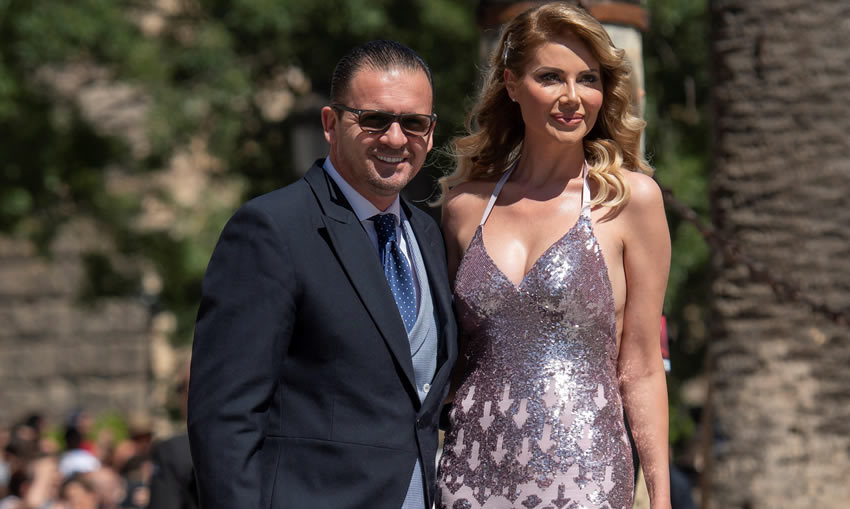 Pedraj Mijatovic y su pareja a su llegada a la boda de Sergio Ramos y Pilar Rubio.