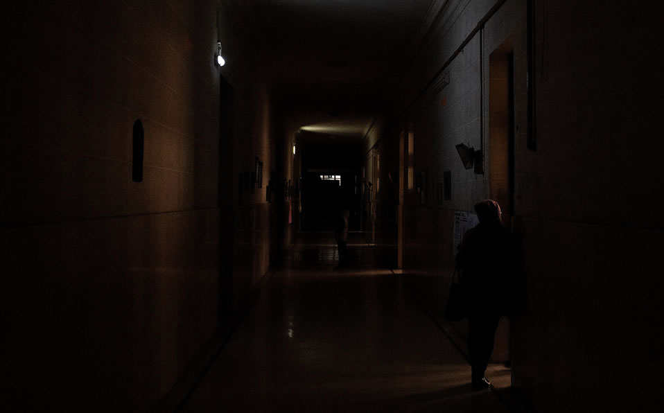 Las autoridades investigan las causas del apagón. (Foto: EFE)