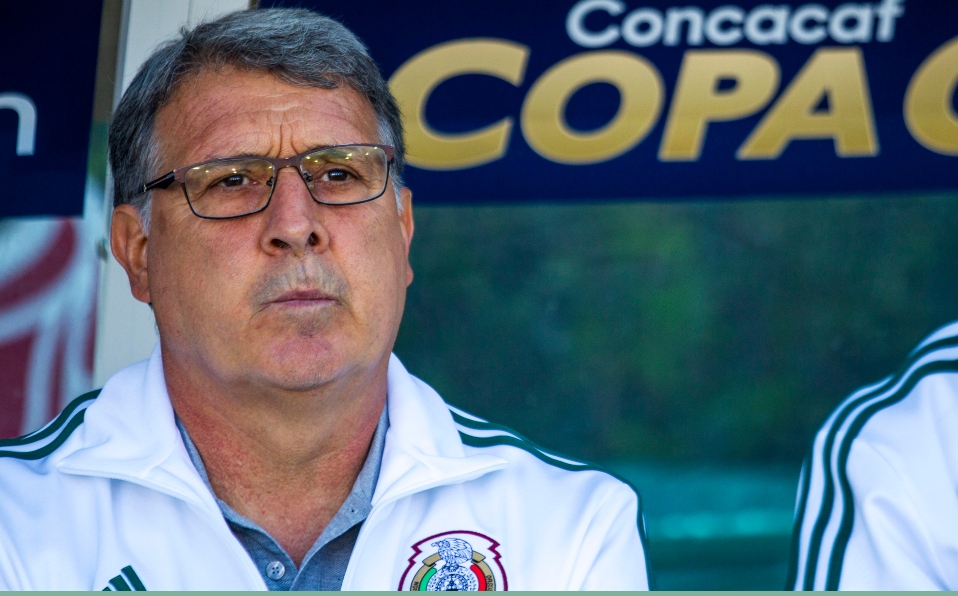 Tata Martino pide a Uriel Antuna alejarse de las redes sociales.