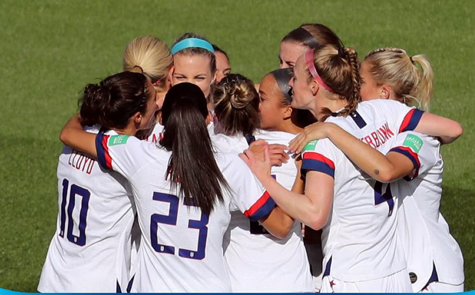 Estados Unidos hizo siete cambios en su alineación respecto al primer juego del Mundial Femenil. (FIFA)