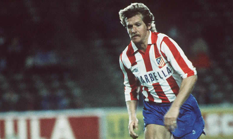 Bernd Schuster: Y por si no fuera suficiente, dejó al Real Madrid y se fue al Atlético, donde jugó del 90 al 93.