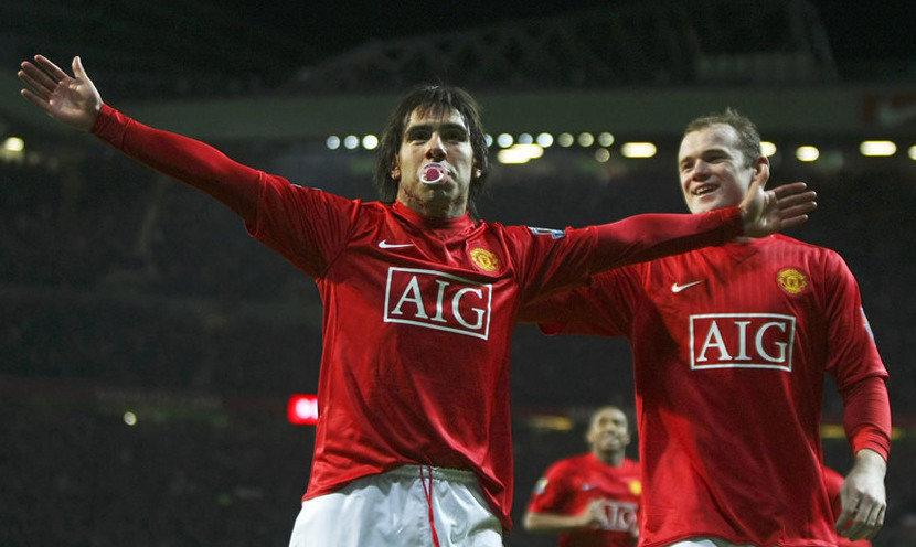 Carlos Tevez: El Apache jugó con el Manchester United de 2007 a 2009.