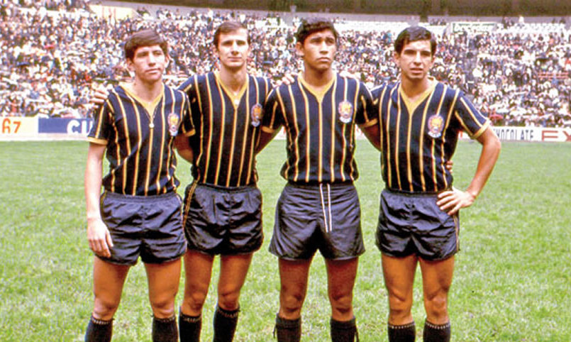 Enrique Borja: (Segundo de izquierda a derecha) Surgido de los Pumas de la UNAM, jugó con los auriazules de 1964 a 1969.