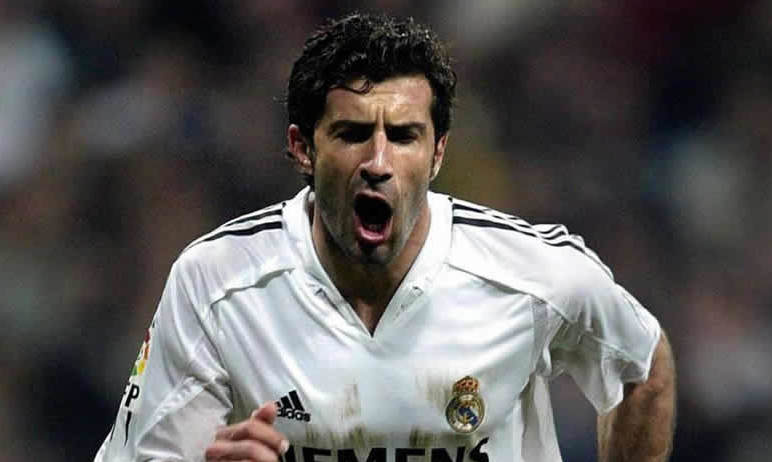 Luis Figo: Tras su paso por el Barcelona, llegó al Real Madrid para la 2000-2001