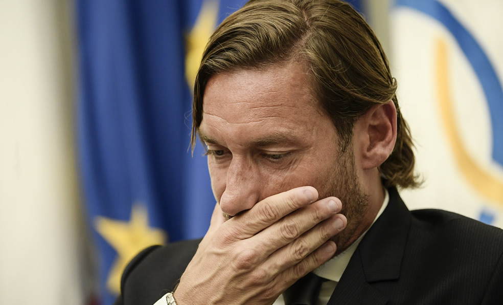 Totti no ocultó su tristeza. (Foto: AFP)