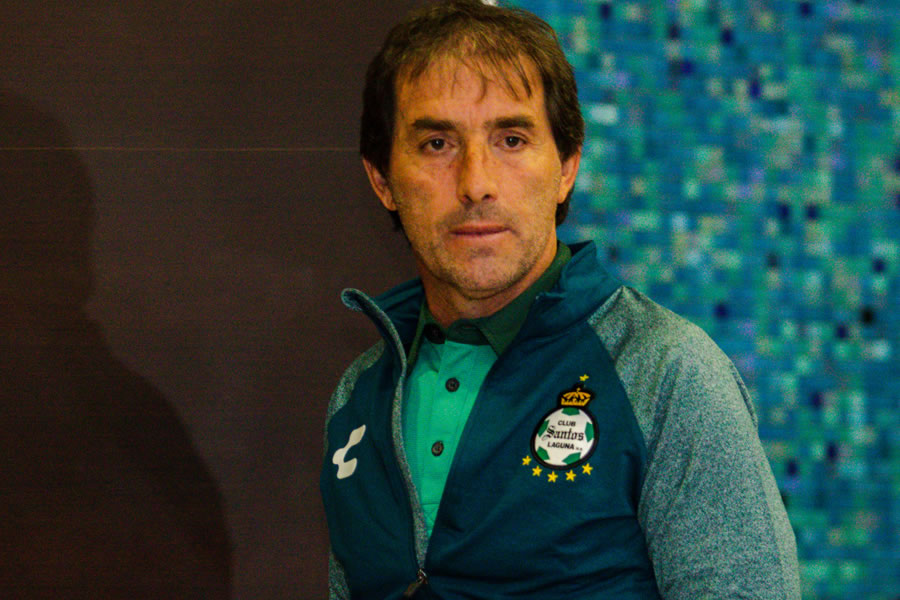 Guillermo Almada ya casi tiene a su equipo listo.