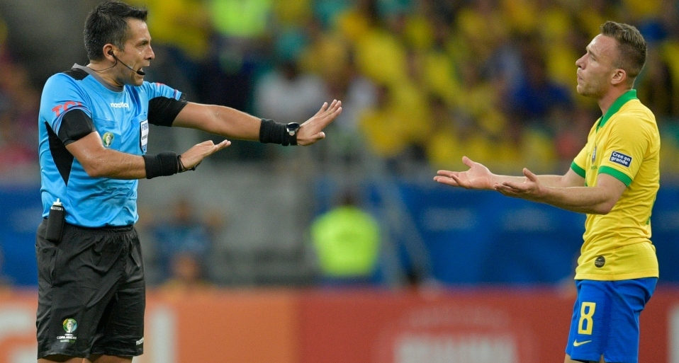 El VAR anuló dos goles de Brasil. (Foto: AFP)