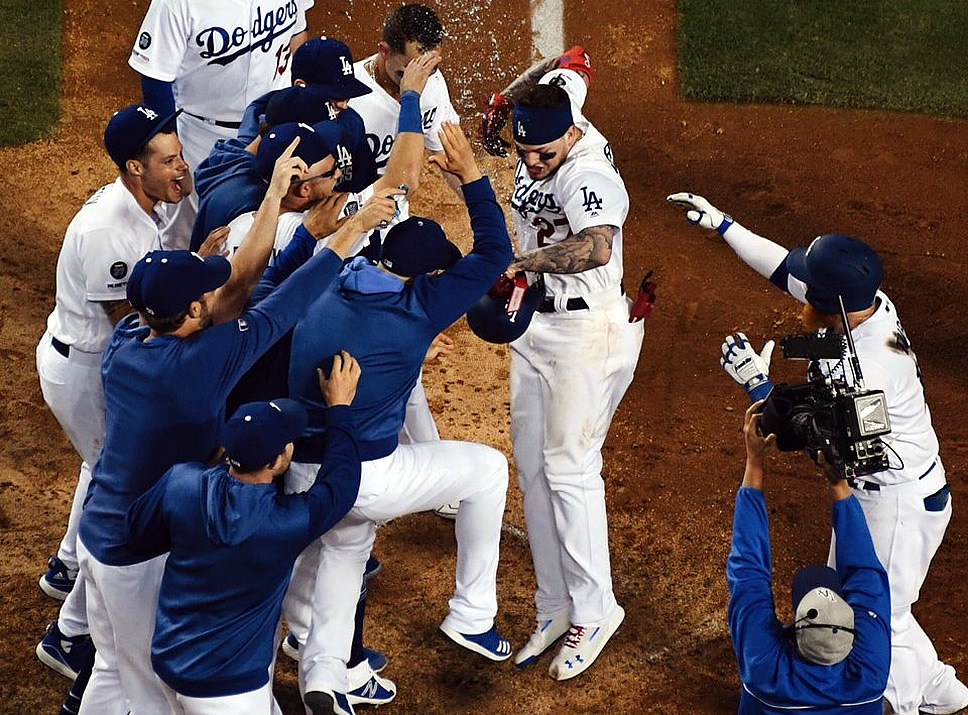 Alex Verdugo pega dos jonrones y deja en el terreno a los Rockies