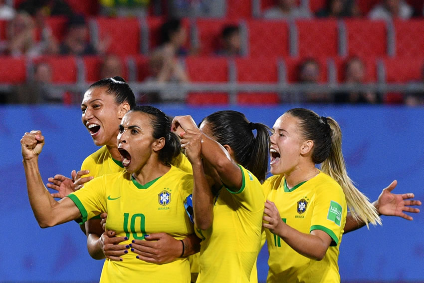 La brasileña Marta es la jugadora más mencionada en la primera fase. (AFP)