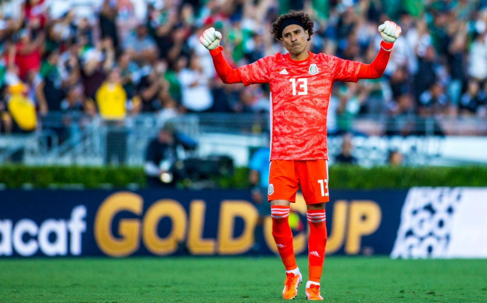 Guillermo Ochoa asegura que levantar la Copa Oro vale los sacrificios. (Imago7)