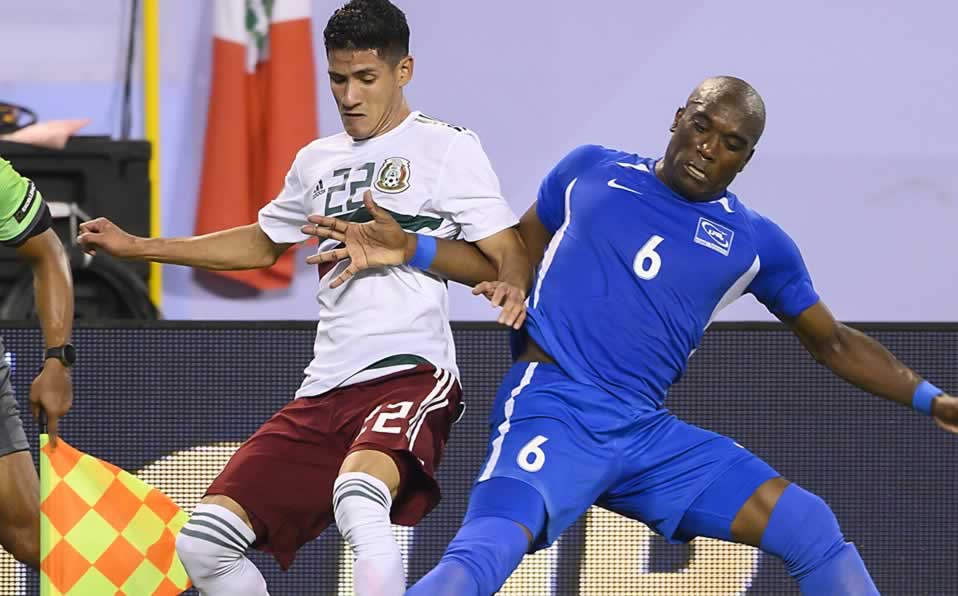 Durante las acciones del partido para el 1-1 de esta noche. (Imago7)