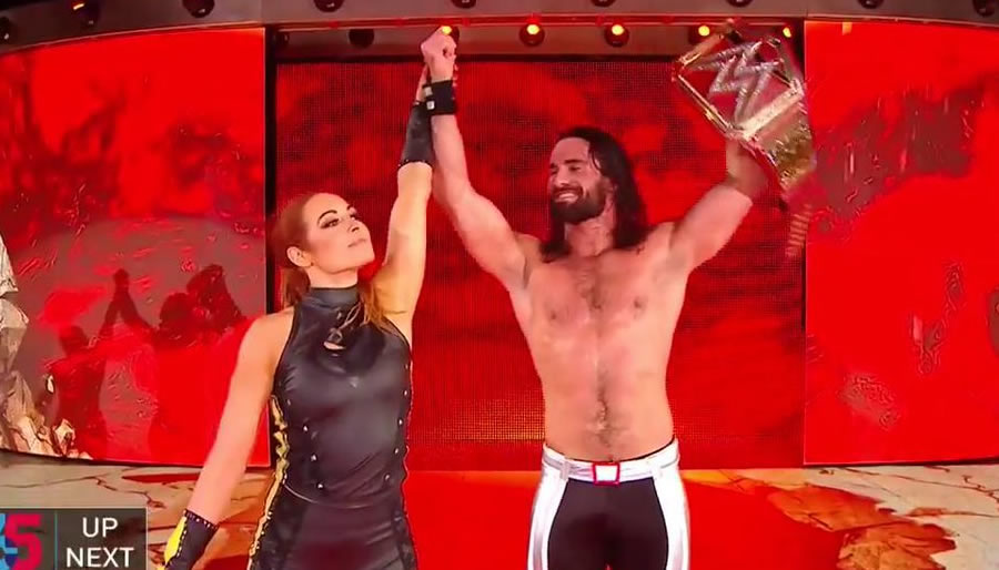 La pareja retuvo sus respectivos campeonatos. (Foto: WWE)