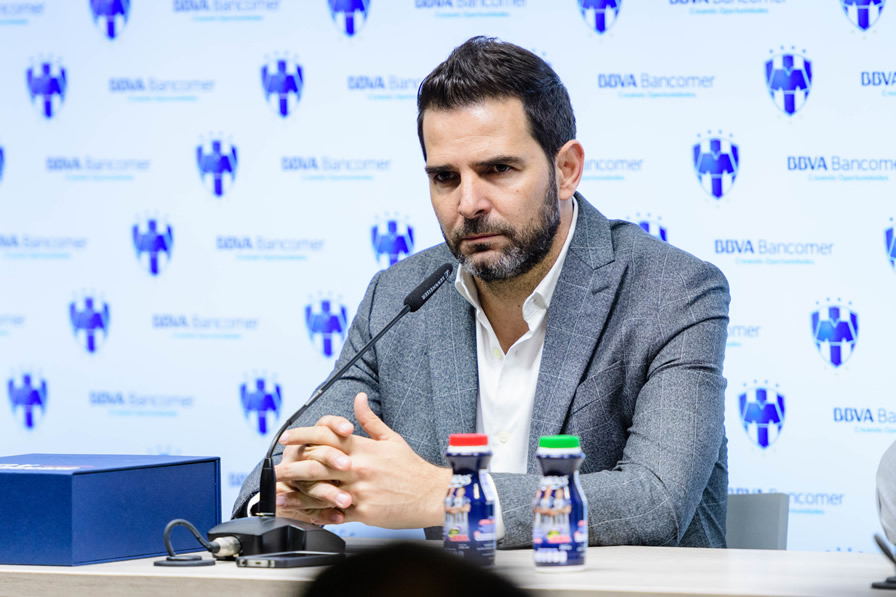 Duilio Davino levantó la voz para defender los intereses de Rayados. (Foto: Mexsport)