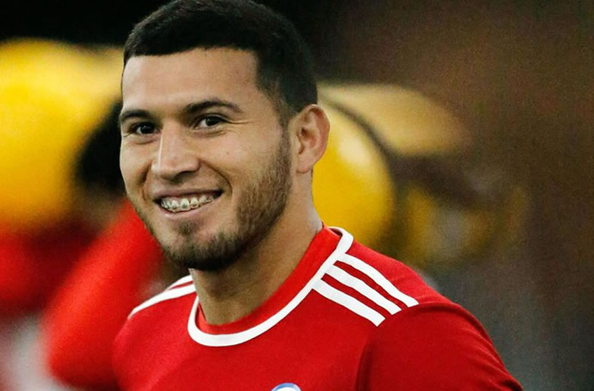Escobar dejó pasar una clarísima de gol.