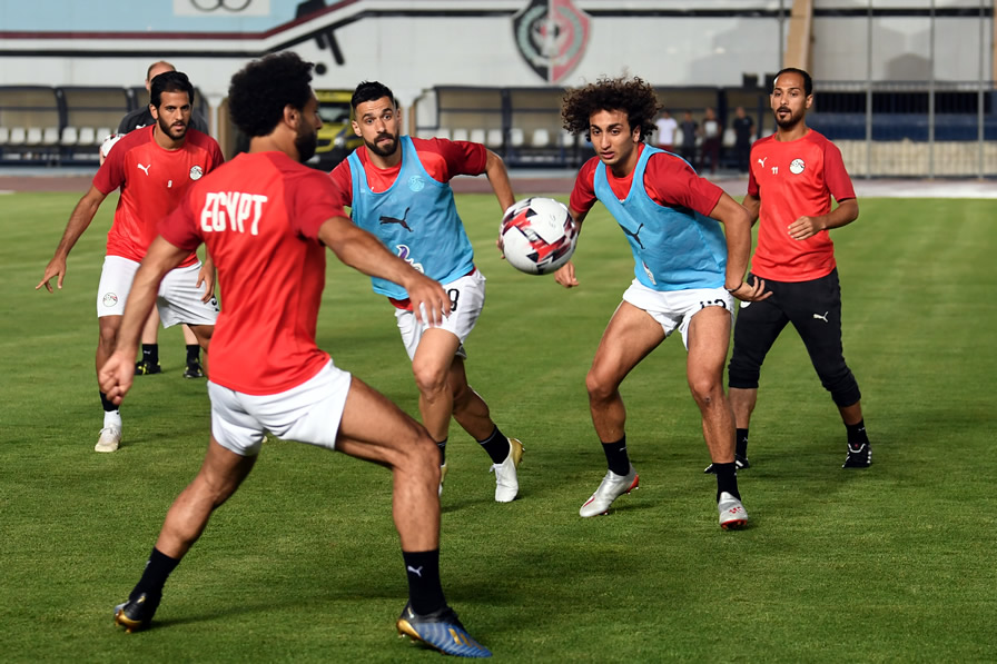 Salah y Warda durante el entrenamiento de Egipto. (Foto: AFP)